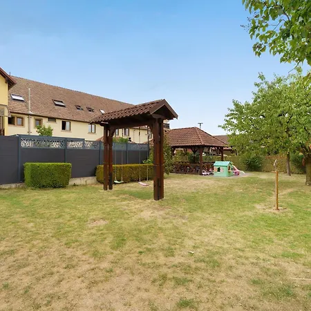 D'hotes Chez Adam Bed & Breakfast 3*