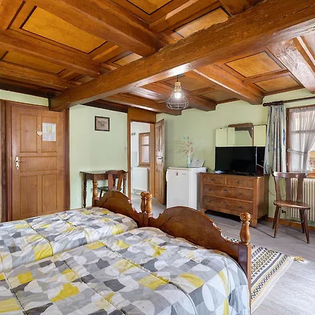 D'hotes Chez Adam Bed & Breakfast 3*
